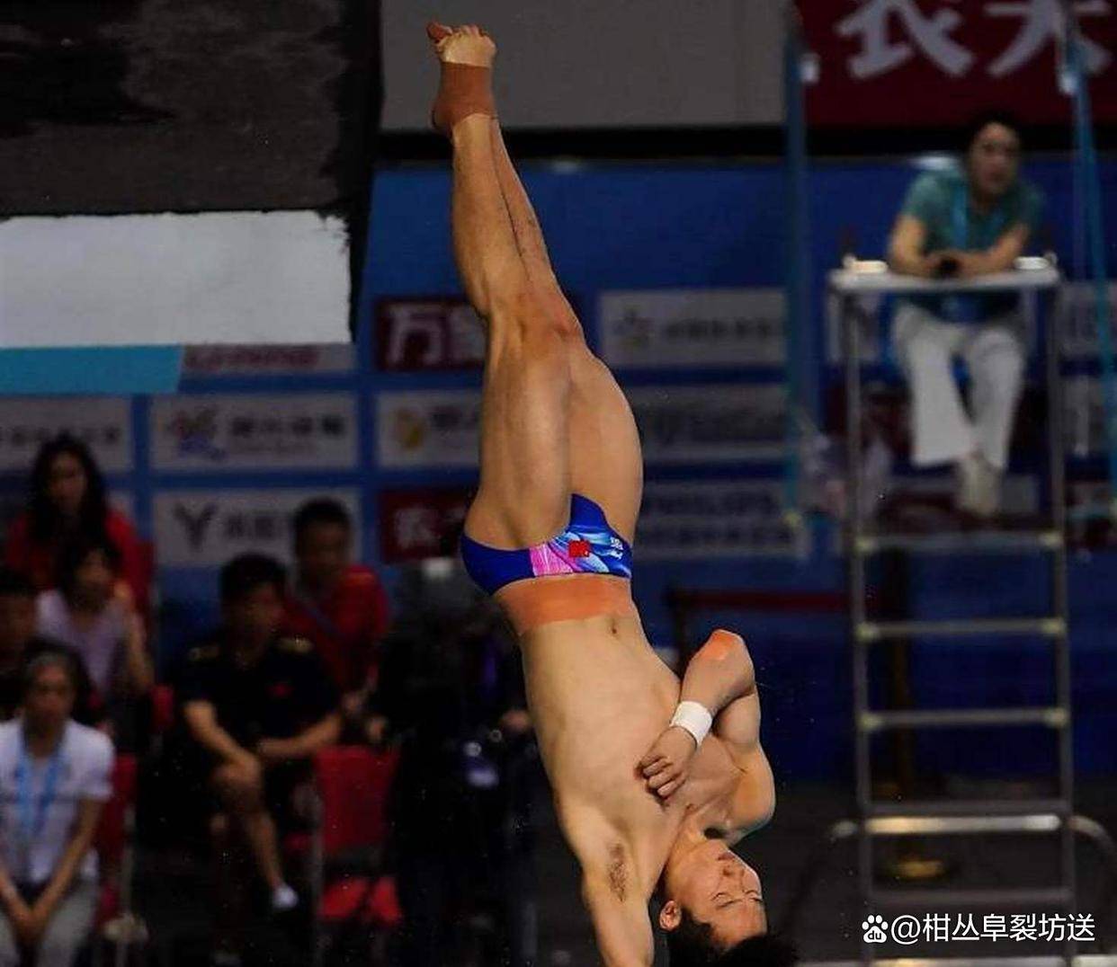 跳水比赛回放登场，中国游泳名单公布，英超转会动态不断