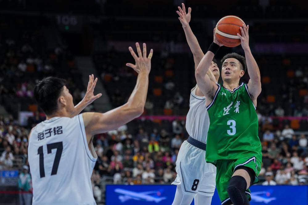 全运会男篮小组赛：四川“双塔”抢眼 辽宁险胜北京