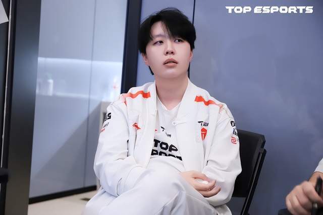 第三赛段总决赛：TES与BLG的终局之战，银龙杯与一号种子的归属！