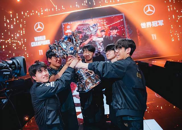 外媒LOL战队人气榜火了！LPL战队无一上榜，前五4支LCK队伍